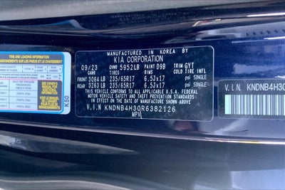 2024 Kia Carnival LX