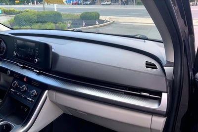 2024 Kia Carnival LX