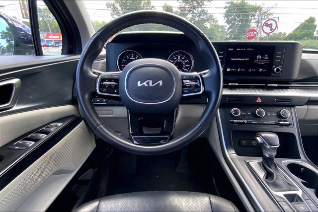2024 Kia Carnival LX
