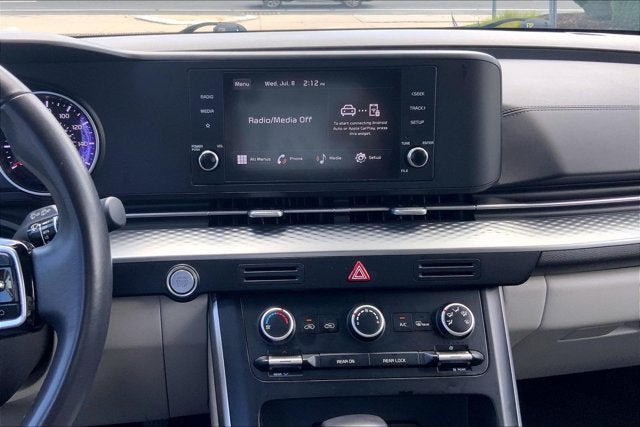 2024 Kia Carnival LX